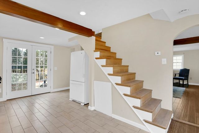 86 Albert St, West Springfield, CT 06117