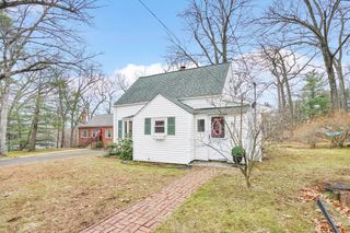 86 Albert St, West Springfield, CT 06117