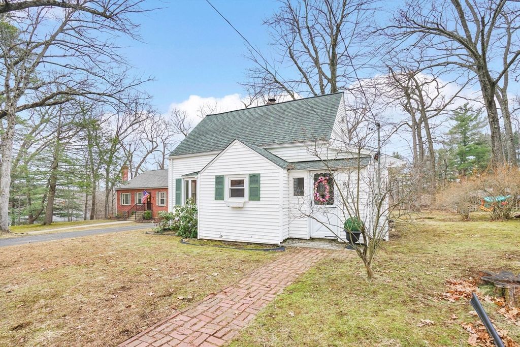 86 Albert St, West Springfield, CT 06117