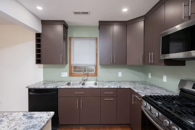 6019 Tomahawk Trail, Fort Wayne, IN 46804