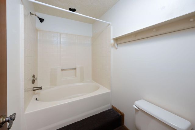 6019 Tomahawk Trail, Fort Wayne, IN 46804