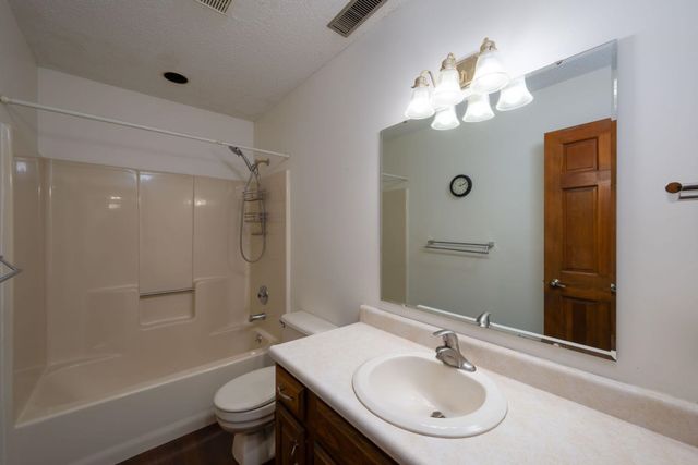 6019 Tomahawk Trail, Fort Wayne, IN 46804