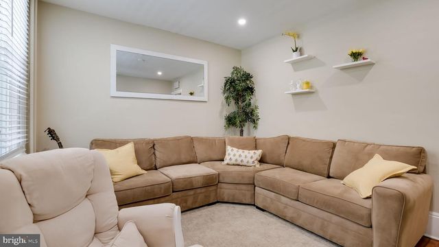 264 N ABERDEEN AVE, Wayne, PA 19087