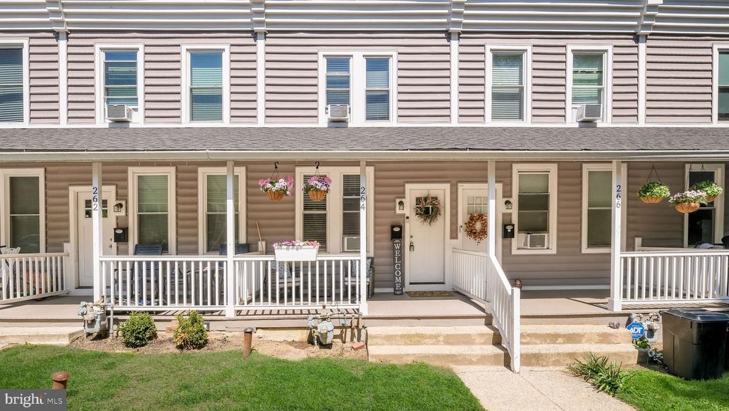 264 N ABERDEEN AVE, Wayne, PA 19087