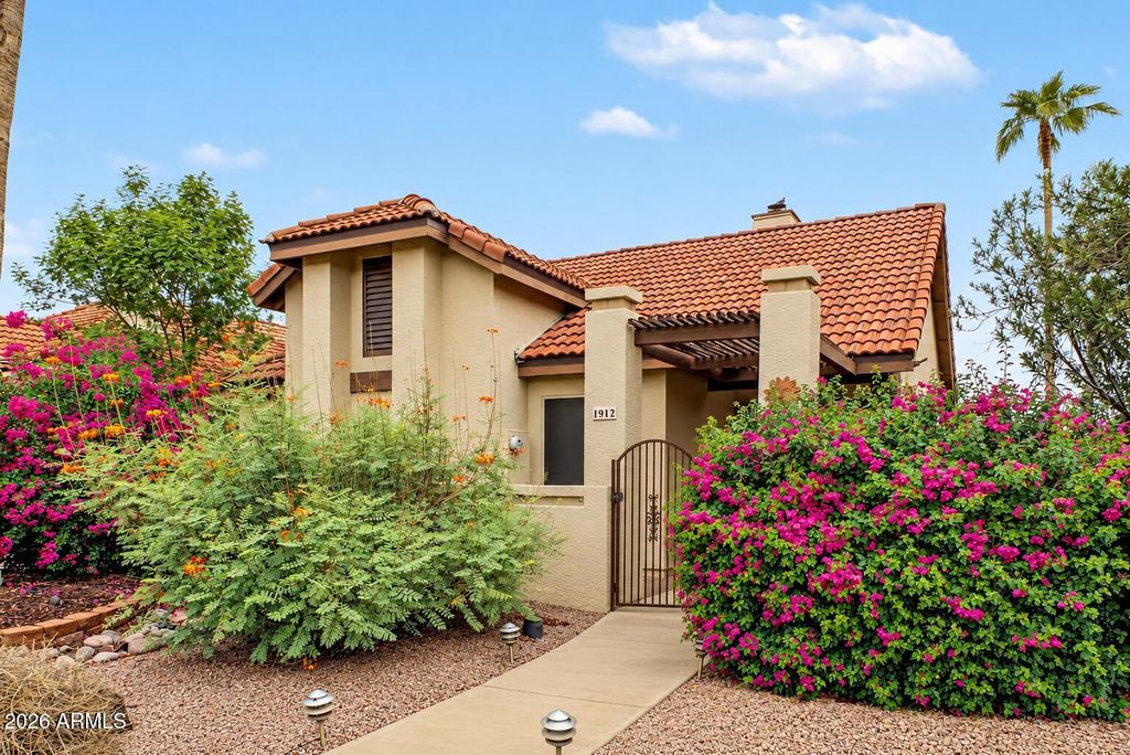 1912 E VELVET Drive, Tempe, AZ 85284 — exterior