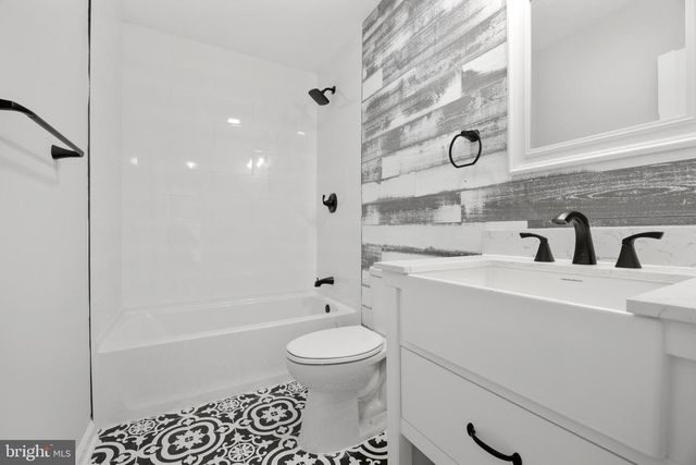 314 WASHINGTON AVENUE, West Berlin, NJ 08091