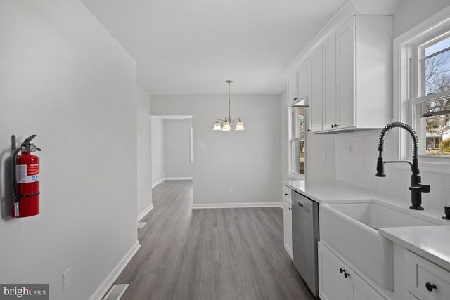 314 WASHINGTON AVENUE, West Berlin, NJ 08091