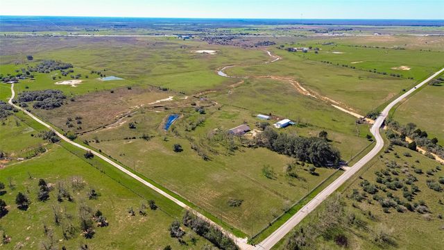 2368 Old Columbus Road N, Sealy, TX 77474