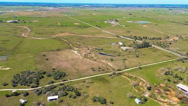 2368 Old Columbus Road N, Sealy, TX 77474