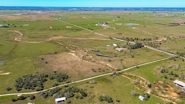 2368 Old Columbus Road N, Sealy, TX 77474