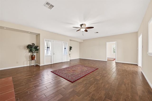 2368 Old Columbus Road N, Sealy, TX 77474