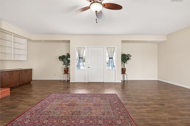 2368 Old Columbus Road N, Sealy, TX 77474