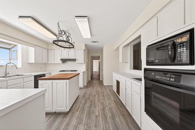 2368 Old Columbus Road N, Sealy, TX 77474