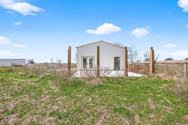 2368 Old Columbus Road N, Sealy, TX 77474