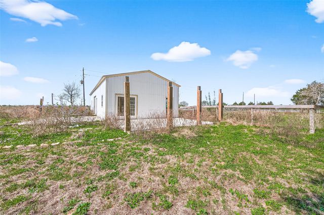 2368 Old Columbus Road N, Sealy, TX 77474