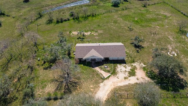 2368 Old Columbus Road N, Sealy, TX 77474