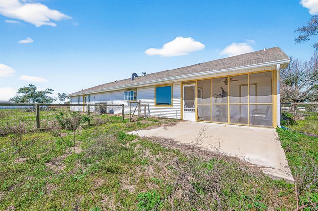 2368 Old Columbus Road N, Sealy, TX 77474