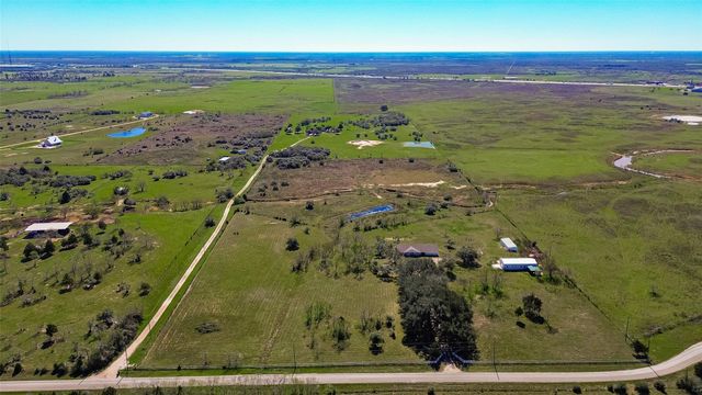 2368 Old Columbus Road N, Sealy, TX 77474