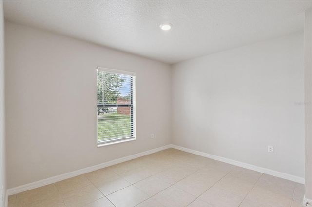 1665 LUFT LANE, Mascotte, FL 34753