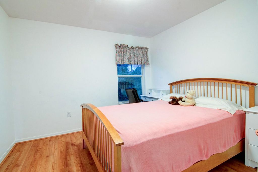 Image 16 of property listing at 10428 NW 13TH AVENUE, Gainesville, FL 32606