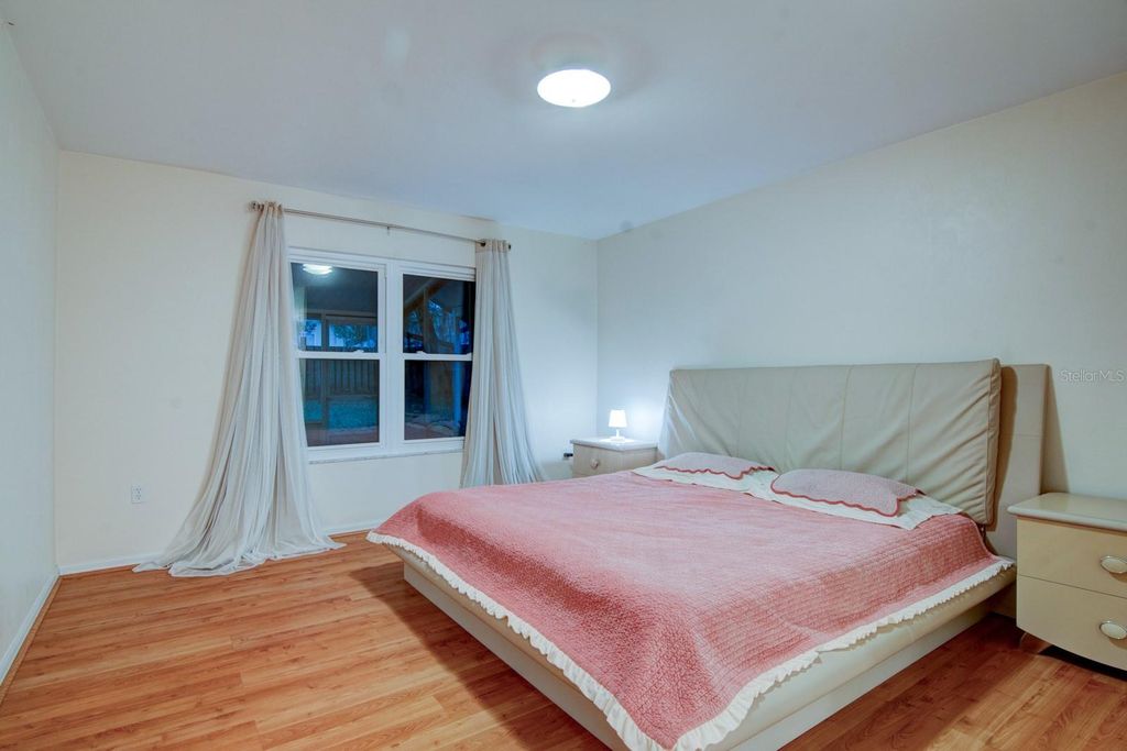 Image 18 of property listing at 10428 NW 13TH AVENUE, Gainesville, FL 32606