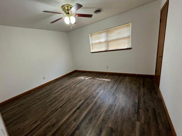 1307 Garland, Plainview, TX 79072