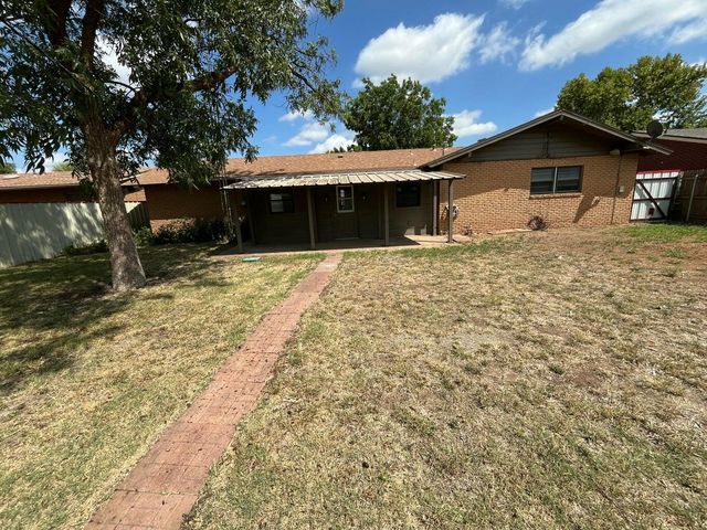 1307 Garland, Plainview, TX 79072