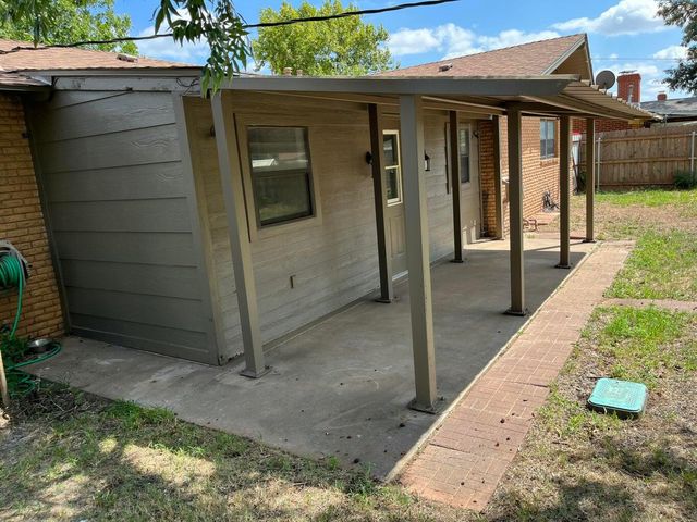 1307 Garland, Plainview, TX 79072