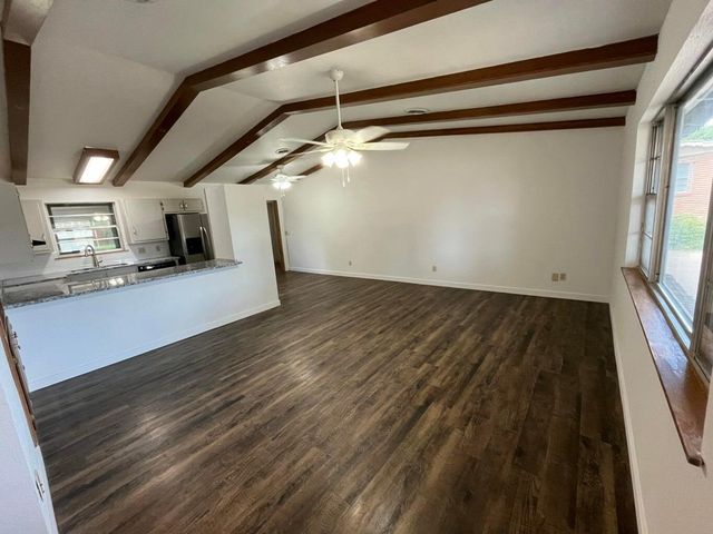 1307 Garland, Plainview, TX 79072