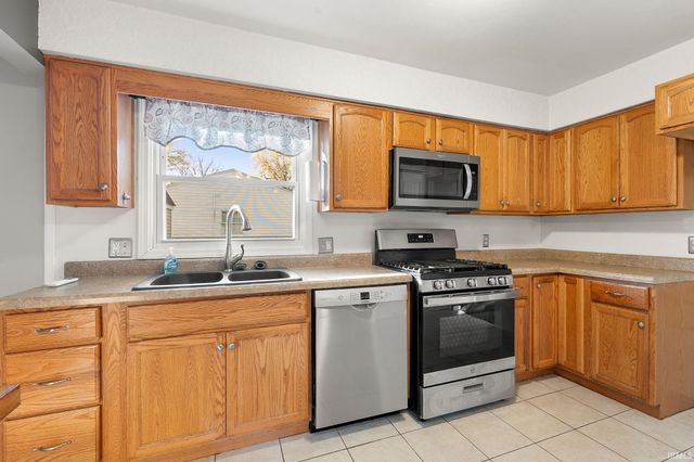 6830 Elmbrook Drive, Fort Wayne, IN 46835