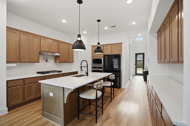 4719 Honeysuckle Court, Aubrey, TX 76227