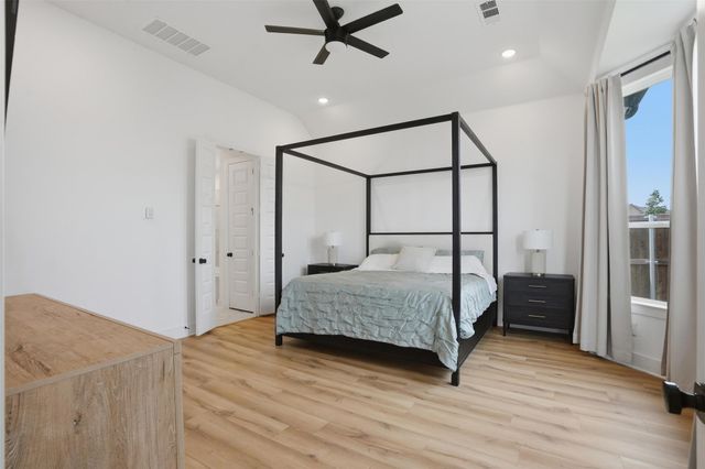 4719 Honeysuckle Court, Aubrey, TX 76227