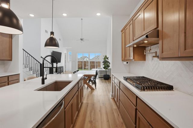 4719 Honeysuckle Court, Aubrey, TX 76227