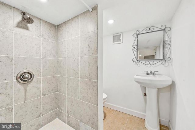 1031 WINTON ST, Philadelphia, PA 19148