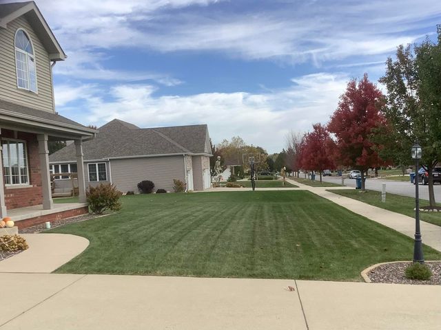 7510 W 91st Place, Crown Point, IN 46307