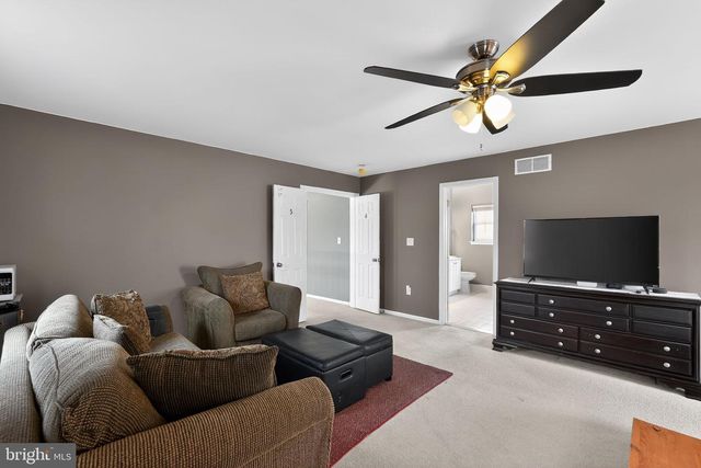 55 JAMIE CIR, Gilbertsville, PA 19525