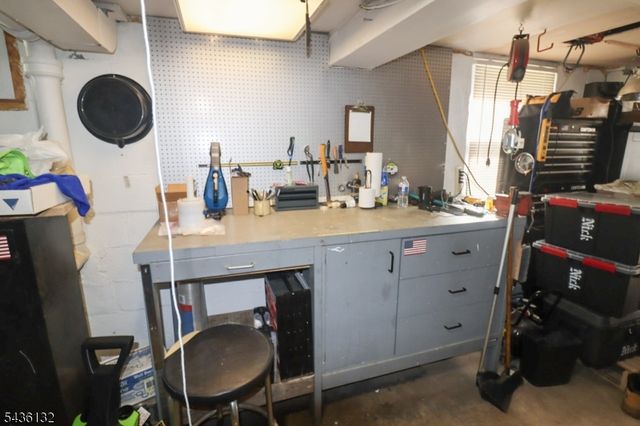 1 Dorel Rd, Hopatcong Boro, NJ 07821