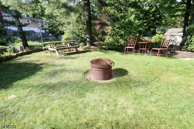 1 Dorel Rd, Hopatcong Boro, NJ 07821