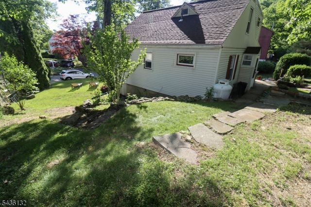 1 Dorel Rd, Hopatcong Boro, NJ 07821