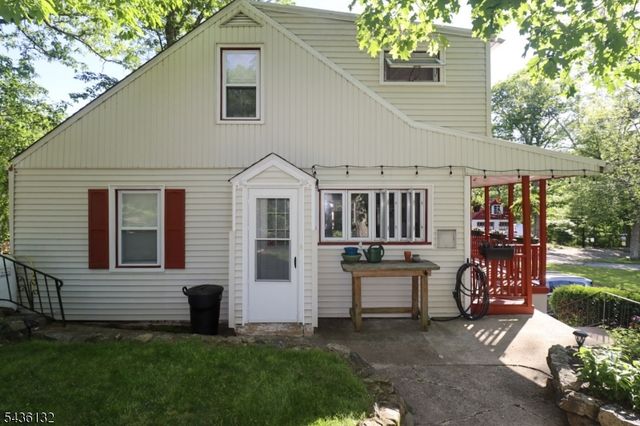 1 Dorel Rd, Hopatcong Boro, NJ 07821