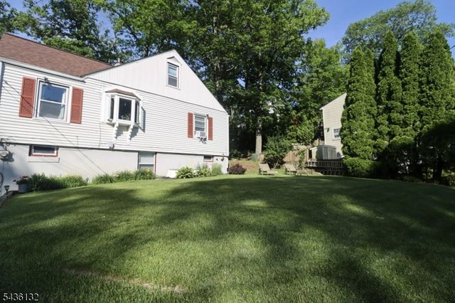 1 Dorel Rd, Hopatcong Boro, NJ 07821