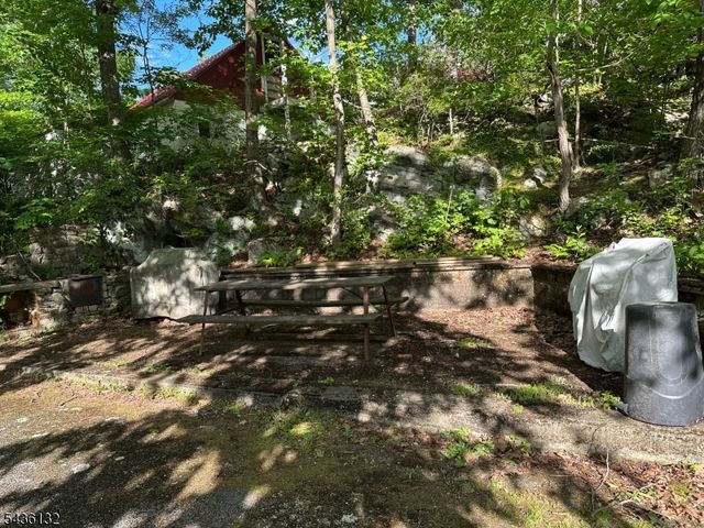 1 Dorel Rd, Hopatcong Boro, NJ 07821
