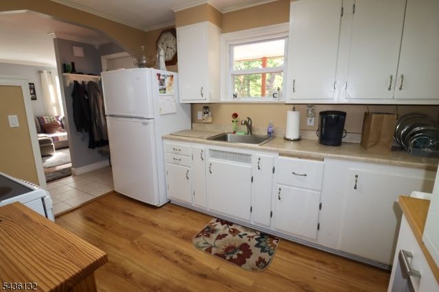 1 Dorel Rd, Hopatcong Boro, NJ 07821