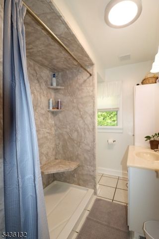 1 Dorel Rd, Hopatcong Boro, NJ 07821
