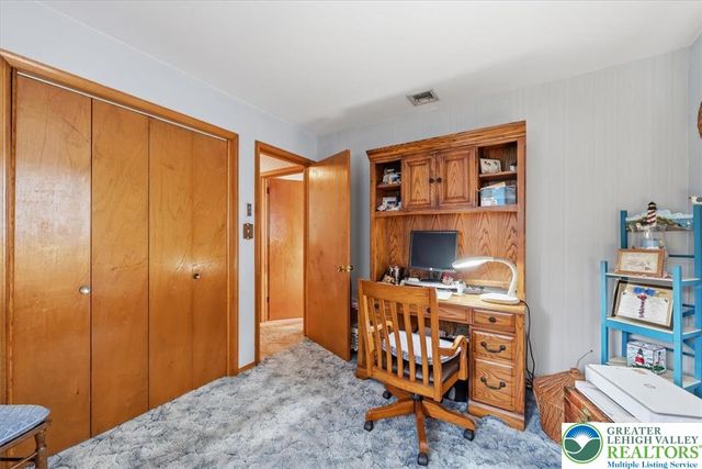 4106 Sycamore Drive, Lehigh Twp, PA 18067