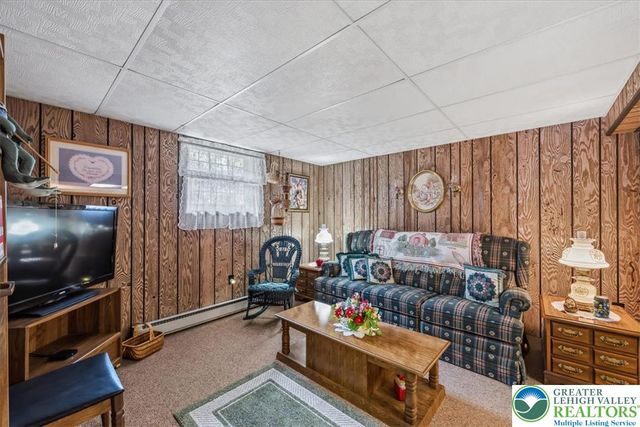 4106 Sycamore Drive, Lehigh Twp, PA 18067