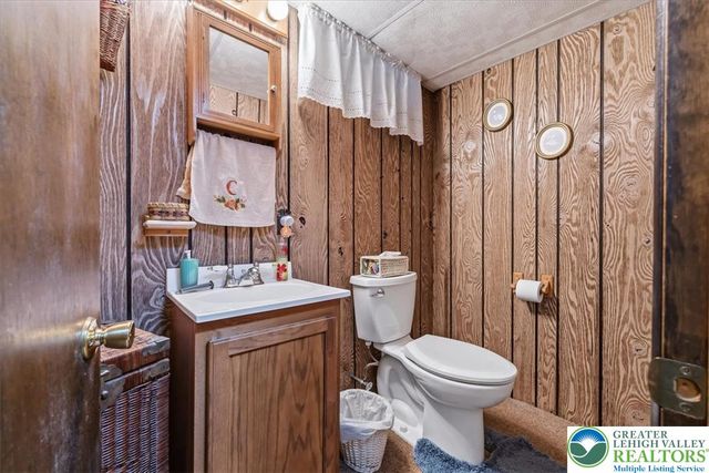 4106 Sycamore Drive, Lehigh Twp, PA 18067