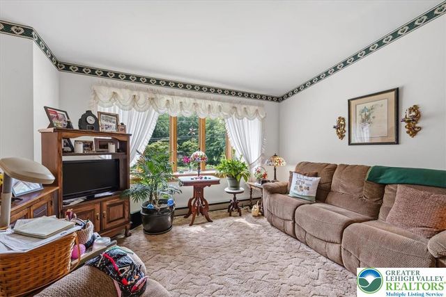 4106 Sycamore Drive, Lehigh Twp, PA 18067