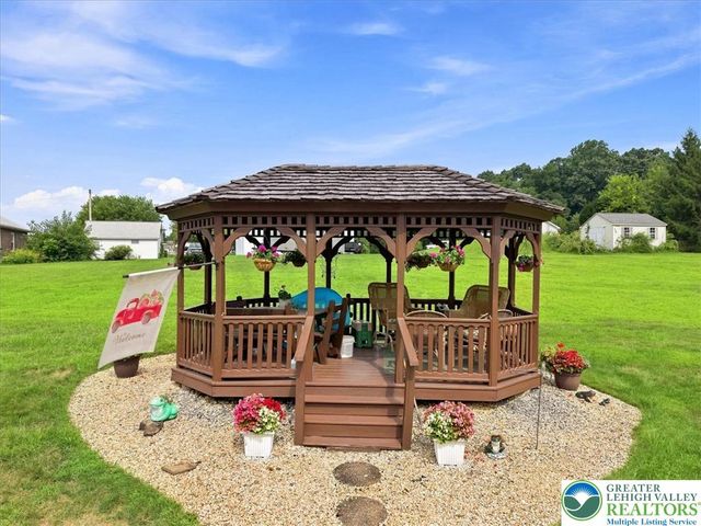 4106 Sycamore Drive, Lehigh Twp, PA 18067