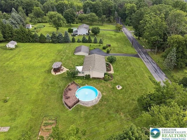 4106 Sycamore Drive, Lehigh Twp, PA 18067